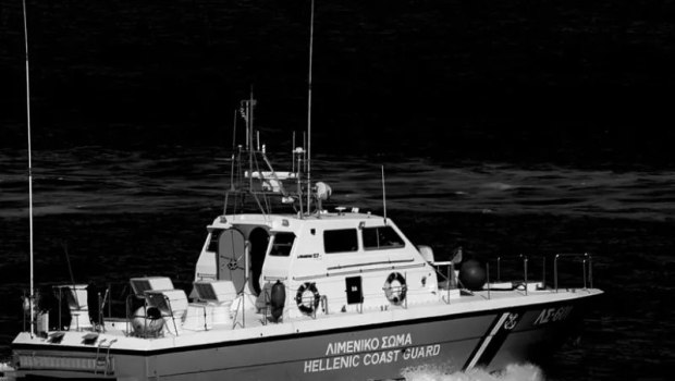 Συγκλονιστικό βίντεο λίγα λεπτά πριν ανατραπεί η λέμβος με τους μετανάστες ανοιχτά της Γαύδου – Τρεις νεκροί