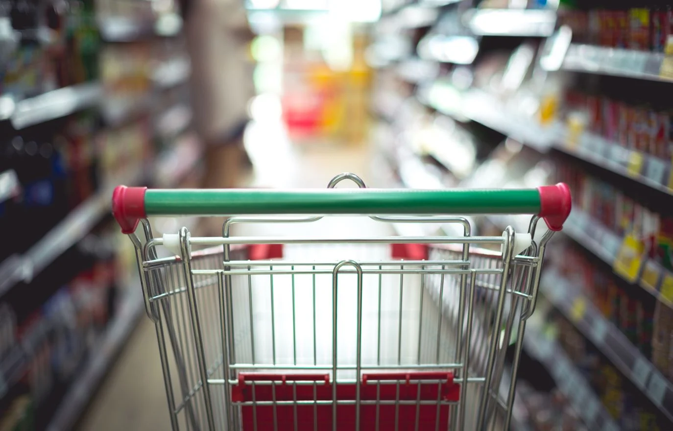 Πώς θα λειτουργήσουν σήμερα, Μ. Σάββατο κρεοπωλεία και σούπερ μάρκετ – Μπαράζ ελέγχων σε ολόκληρη την αγορά