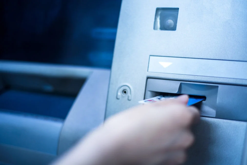Ποιοι πληρώνονται από Δευτέρα και έως τις 8 Μαΐου