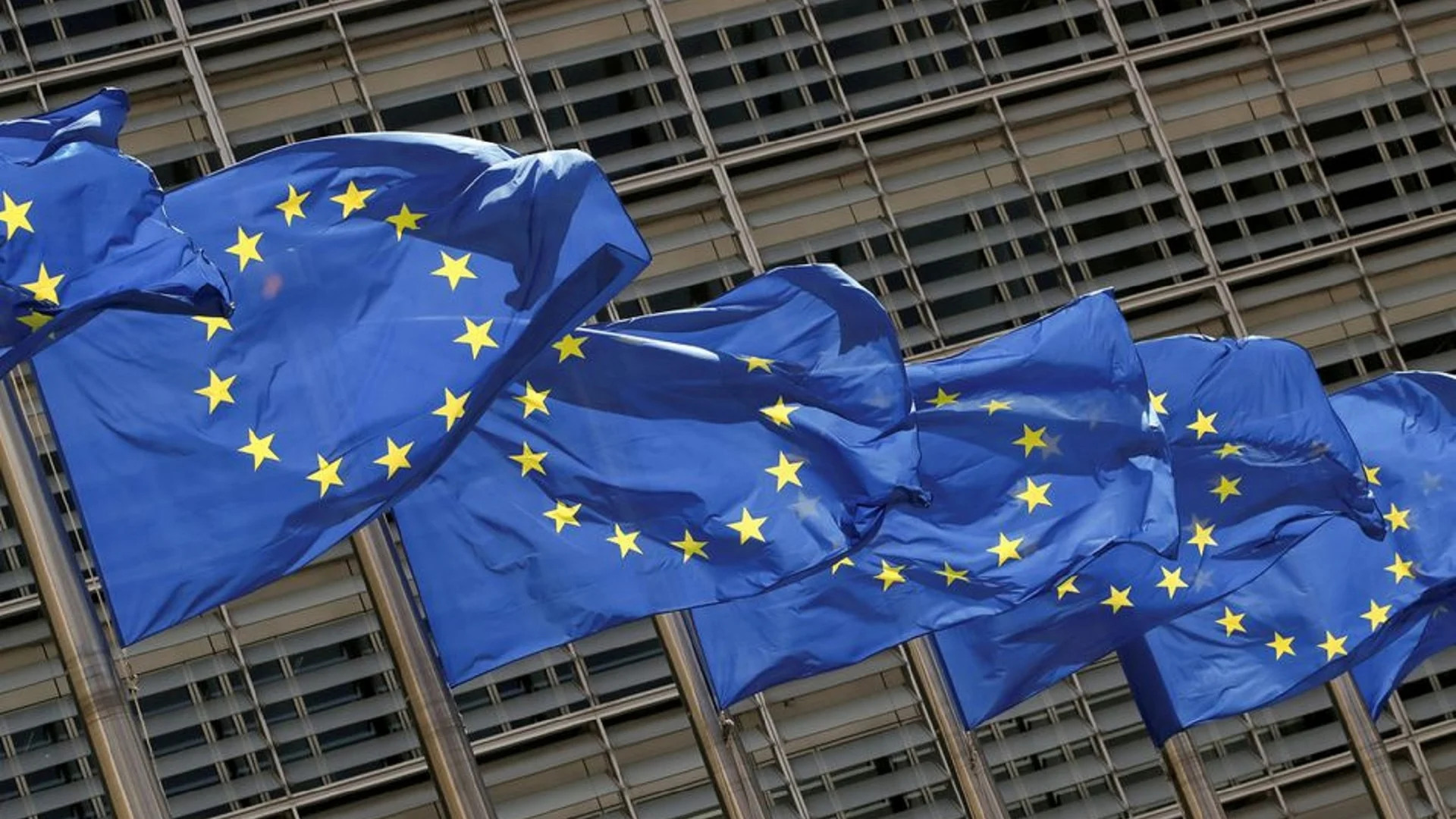 Κομισιόν: Φρένο στην ανάπτυξη και αύξηση του πληθωρισμού στην ΕΕ λόγω ενεργειακής κρίσης