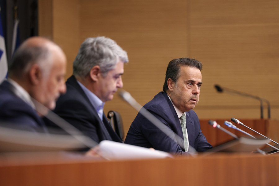 Παπασταύρου: Η κυβέρνηση θα συνεχίσει να στηρίζει νοικοκυριά όσο διαρκεί η κρίση στη Μέση Ανατολή – Στο επίκεντρο το Ιόνιο για τους υδρογονάνθρακες
