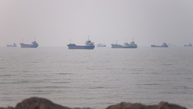Ιράν: Εκρήξεις στο λιμάνι Μπαντάρ Αμπάς και στο νησί Κεσμ