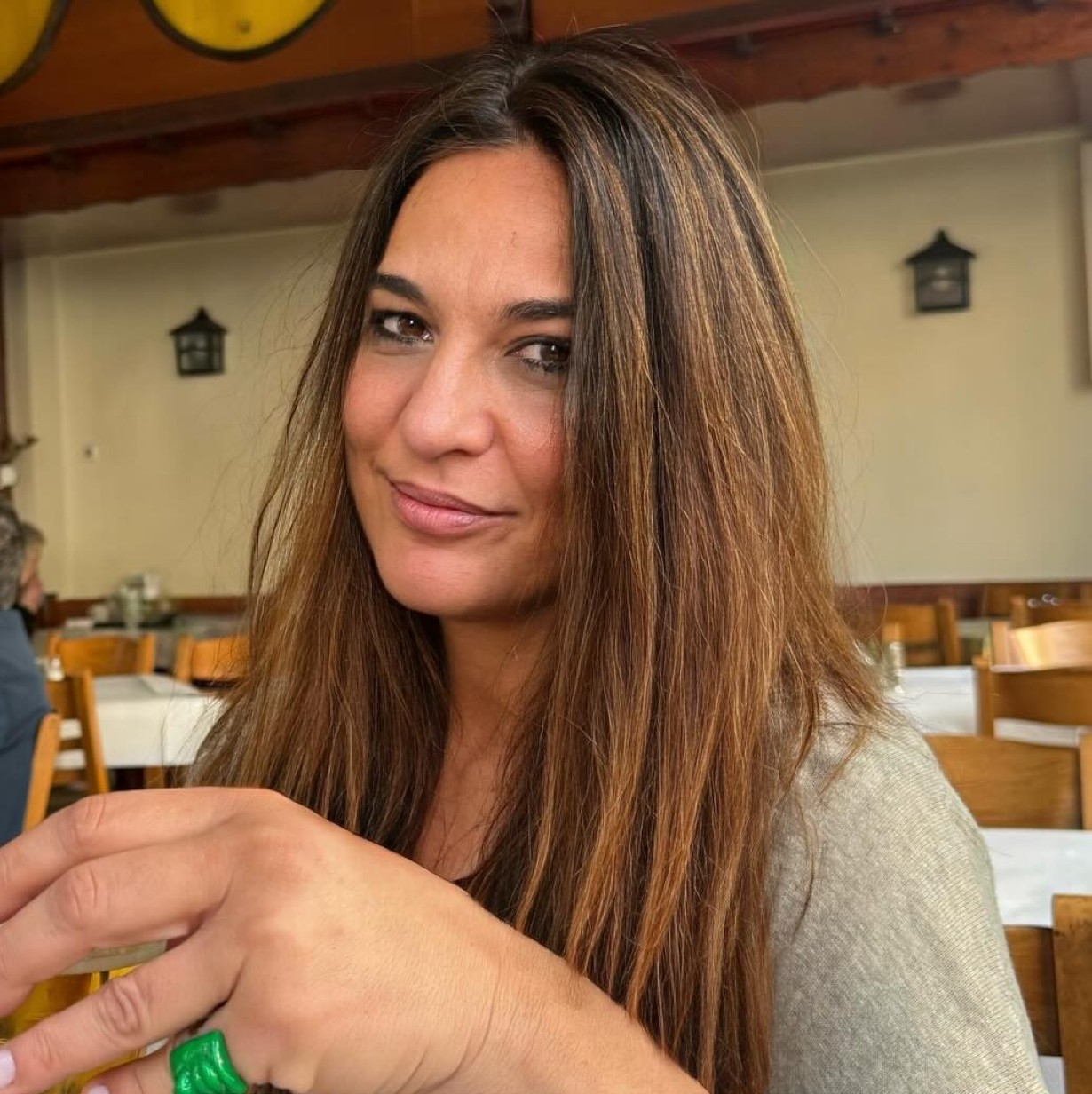 Η Κωνσταντίνα Μπεκιάρη χαμογελά ξανά – «Όποιος έχει περάσει σκοτάδι, ξέρει…»