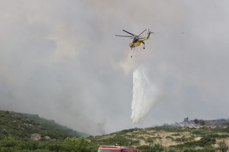 Κιλκίς: Ενίσχυση των πυροσβεστικών δυνάμεων στην πυρκαγιά στην Κρηστώνη