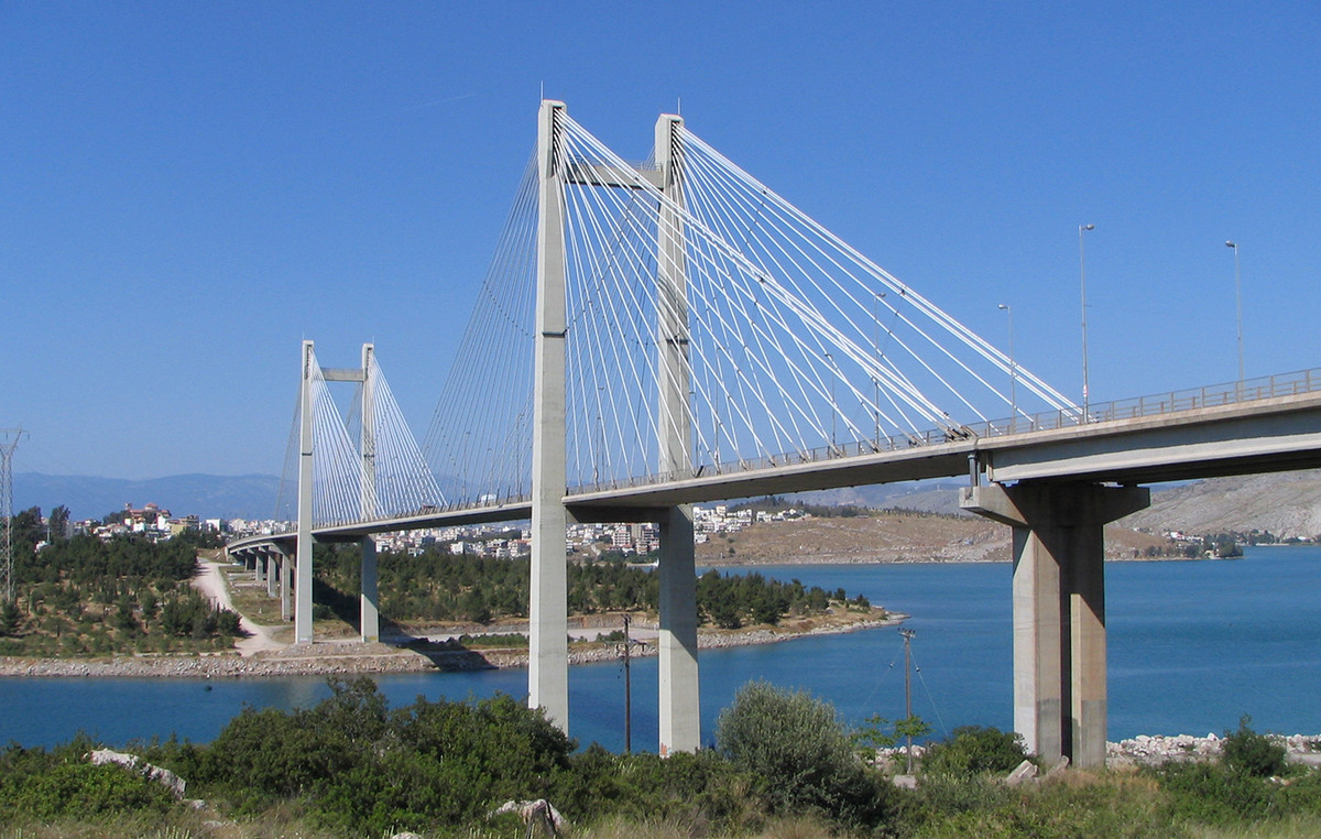 Θρίλερ στη Χαλκίδα με πτώση γυναίκας από την Υψηλή Γέφυρα – Μεταφέρθηκε στο νοσοκομείο