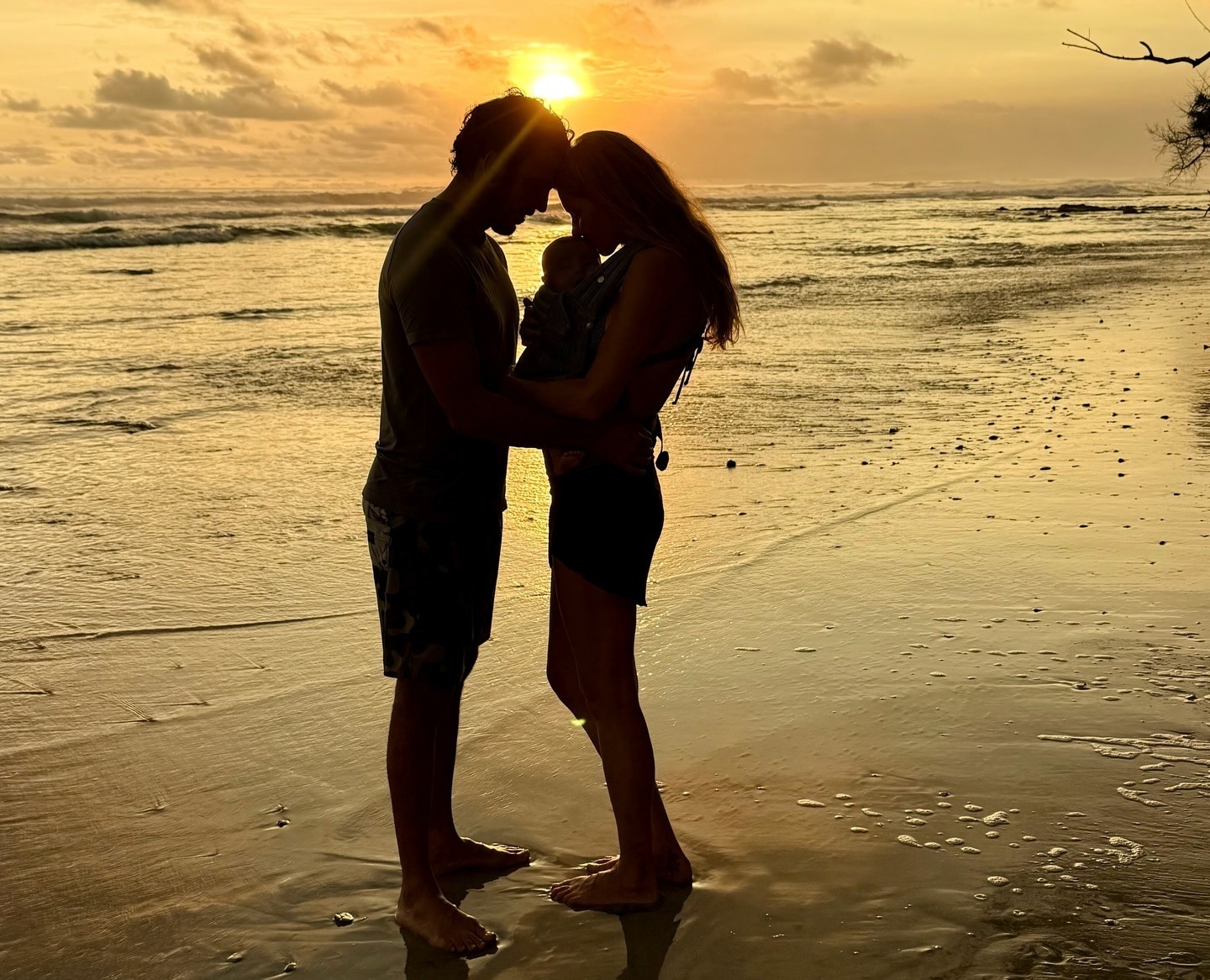 Gisele Bündchen: Ο 18 μηνών γιος της ποζάρει με τον Joaquim Valente με ασορτί στολές Jiu-Jitsu