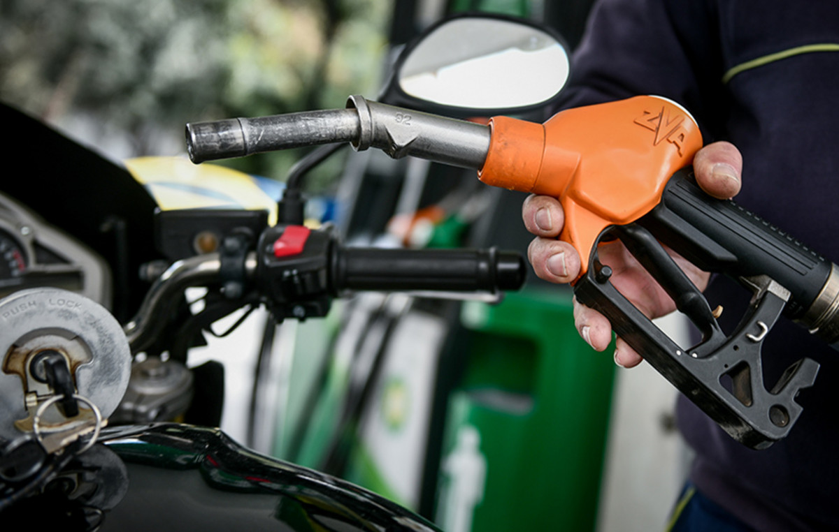 Στο τραπέζι παράταση της επιδότησης στο diesel και τον Σεπτέμβριο – Πάνω από τα 2 ευρώ το λίτρο η μέση τιμή του