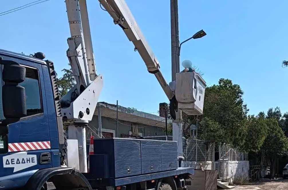 Αστυνομική επιχείρηση σε οικισμούς στον Ασπρόπυργο – 16 συλλήψεις για ρευματοκλοπές
