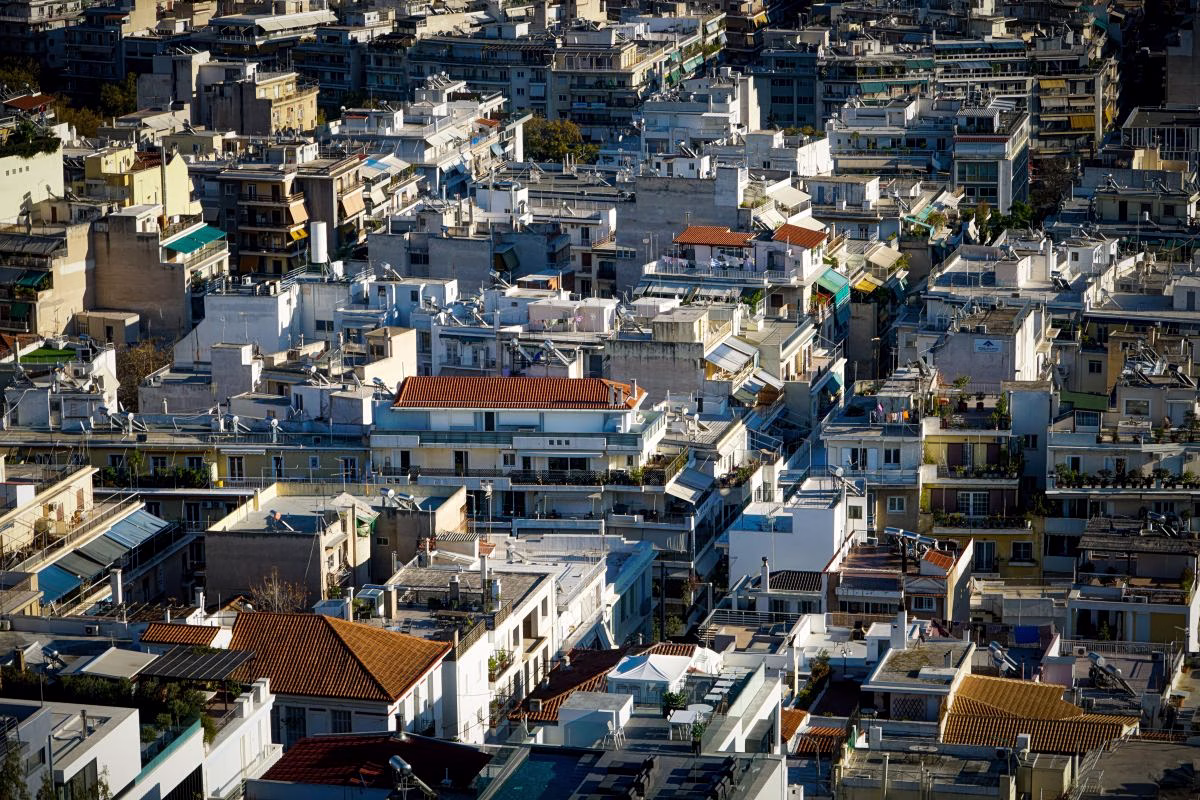 Στεγαστική Πολιτική: Φθηνά δάνεια, μειωμένος ΦΠΑ για κοινωνικές κατοικίες και νέα Golden Visa