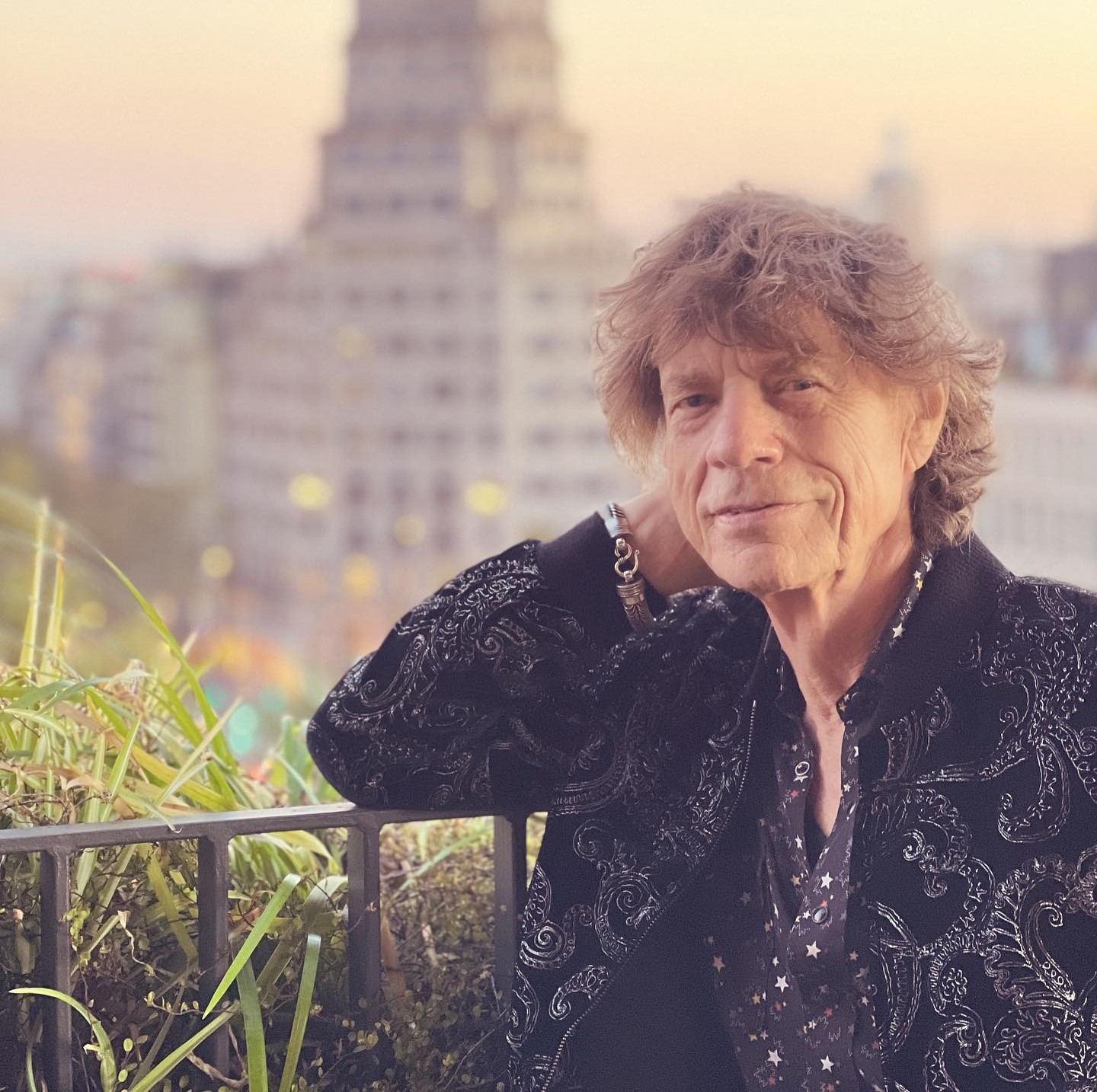 Mick Jagger: Στα 83 του χορεύει ξέφρενα σε ντίσκο και αποδεικνύει ότι η ηλικία είναι απλώς ένας αριθμός
