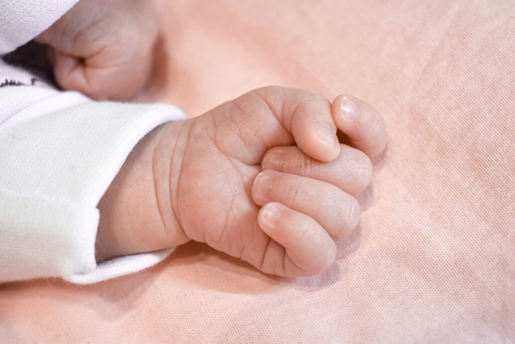 Στήριξη έως 3.000 ευρώ και απαλλαγή από τα δημοτικά τέλη παρέχει ο Δήμος Κηφισιάς για κάθε παιδί που θα γεννηθεί μέσα στο 2027