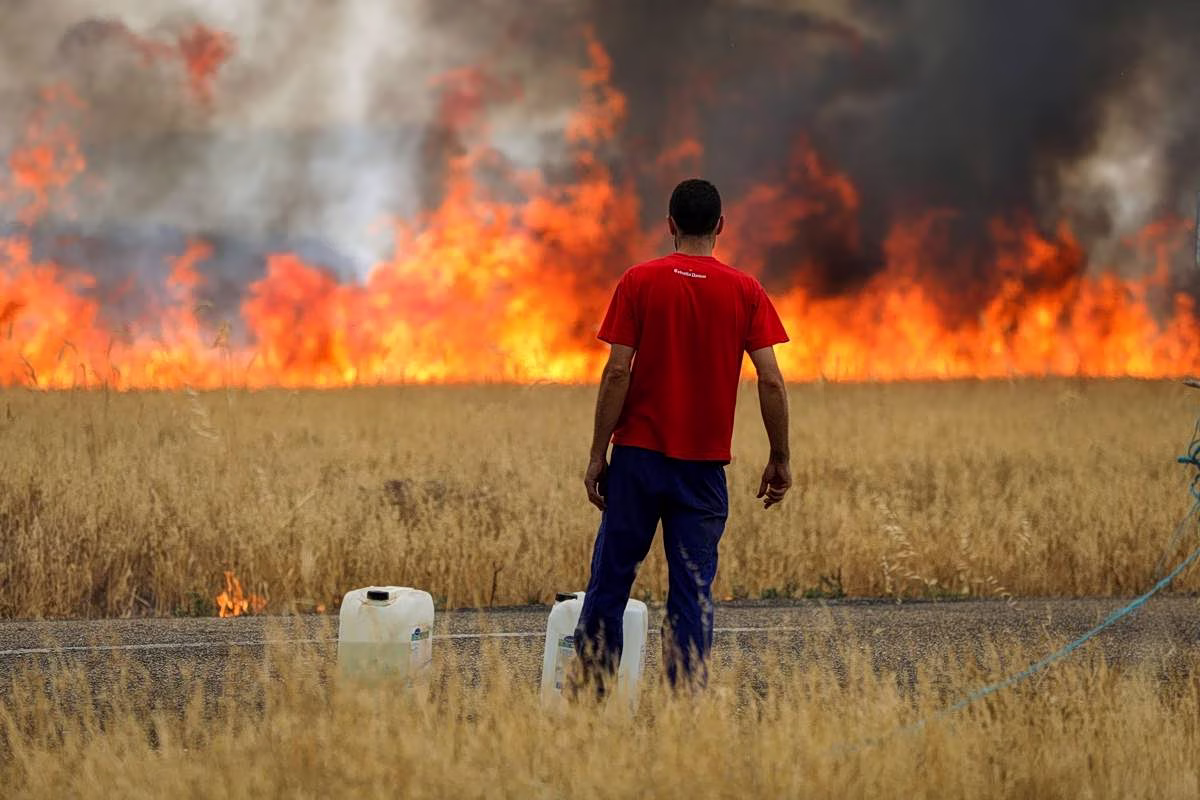 Ισπανία: Δασική πυρκαγιά κοντά στην Κόστα δελ Σολ – Δύο τραυματίες