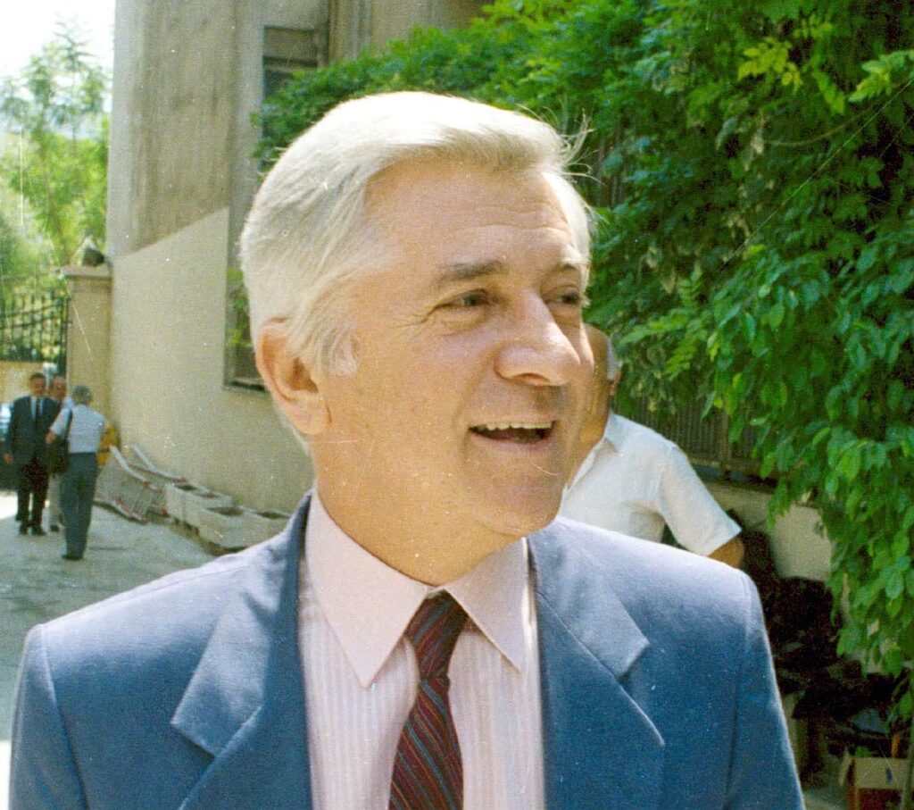 Ντόρα και Κώστας Μπακογιάννης για την επέτειο δολοφονίας του Παύλου Μπακογιάννη: 37 χρόνια μετά μας λείπεις το ίδιο