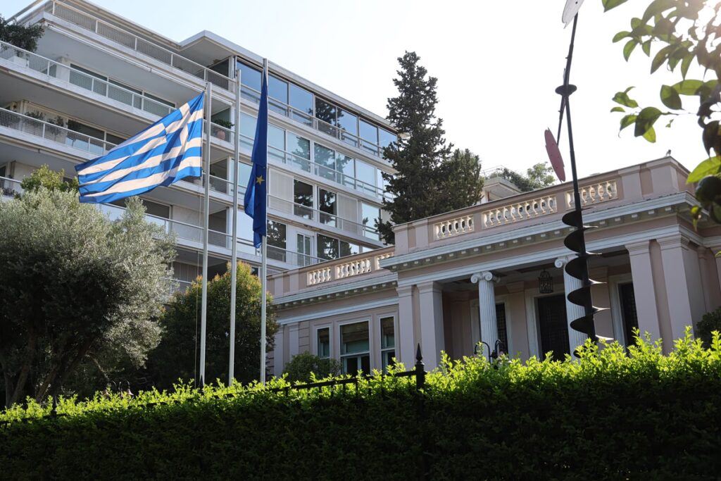 «Δεν είναι απόφαση» – Υποβαθμίζει η κυβέρνηση την παραπομπή Τριαντόπουλου στο Ειδικό Δικαστήριο