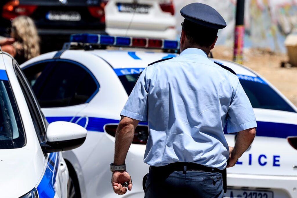 Ανήλικη έπεσε από μπαλκόνι στην Κατερίνη – Έρευνα από τις Αρχές για τις συνθήκες