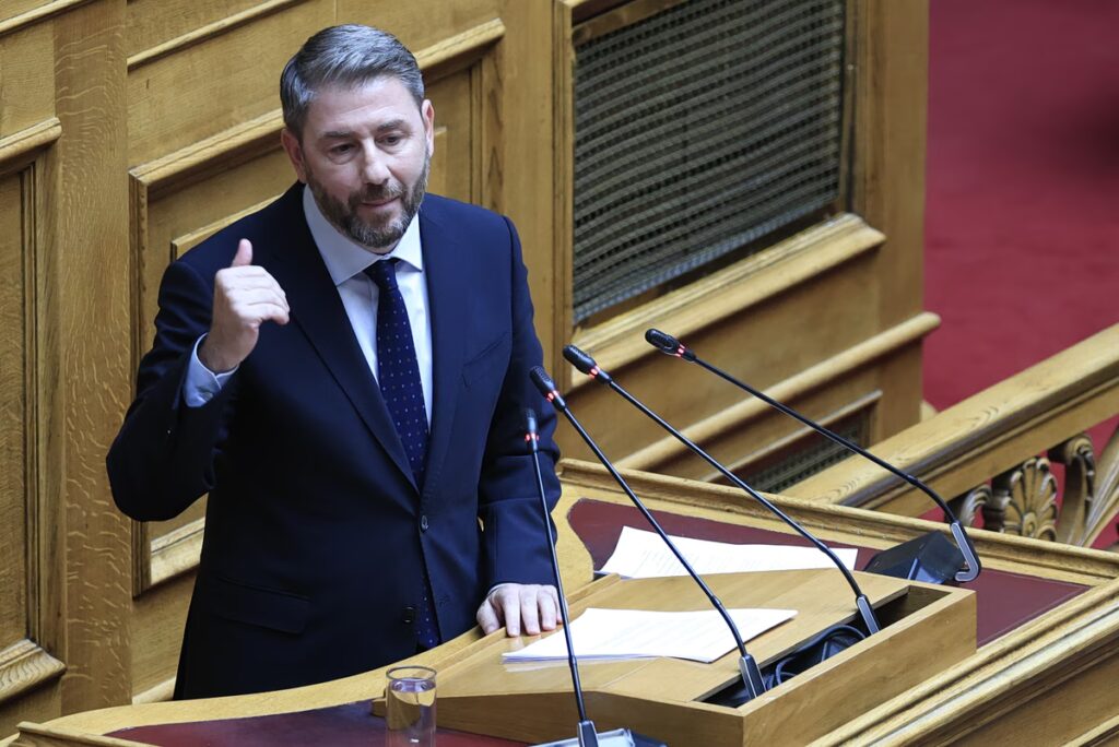 ΠΑΣΟΚ: Η στρατηγική Ανδρουλάκη, ο λαβύρινθος των δημοσκοπήσεων και η επιμονή στο πρόγραμμα
