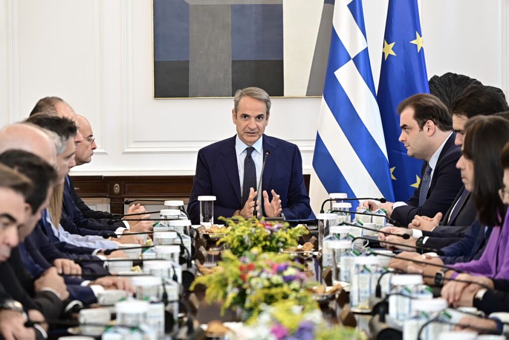 Μητσοτάκης: Μέτρα-ασπιρίνες για τα καύσιμα, μόνο 5 λεπτά αύξηση επιδότησης στο πετρέλαιο κίνησης