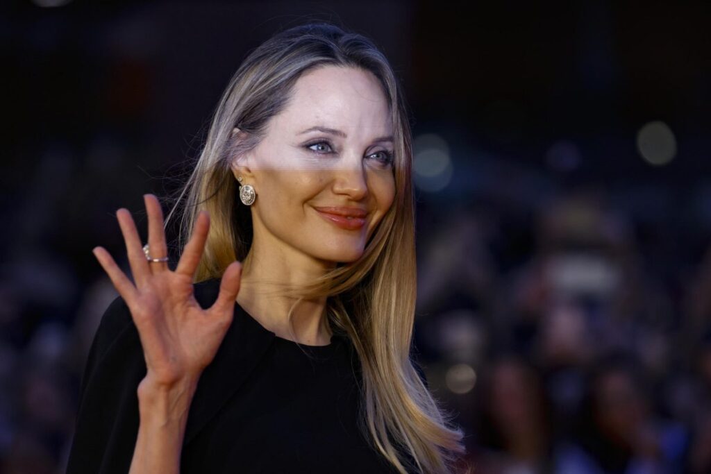 Angelina Jolie: Πούλησε την ιστορική έπαυλη για 24,75 εκατ. δολ.