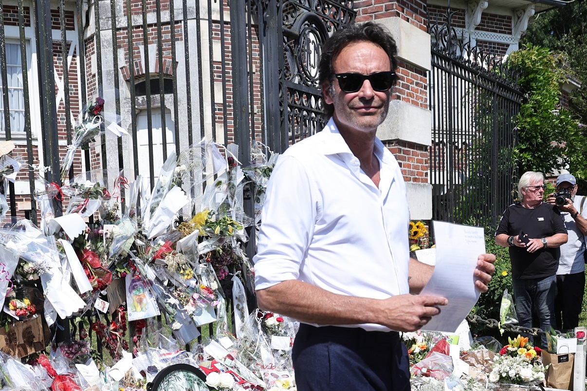 Anthony Delon: «Ο τάφος του πατέρα μου δεν είναι θέμα συζήτησης» – Τι είπε για το κτήμα στο Douchy