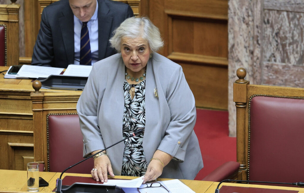 Η Αλεξάνδρα Παπαδοπούλου ζητά την αφαίρεση αναθεωρητικών όρων για Μέγα Αλέξανδρο και Φίλιππο από τα σχολικά βιβλία της Βόρειας Μακεδονίας
