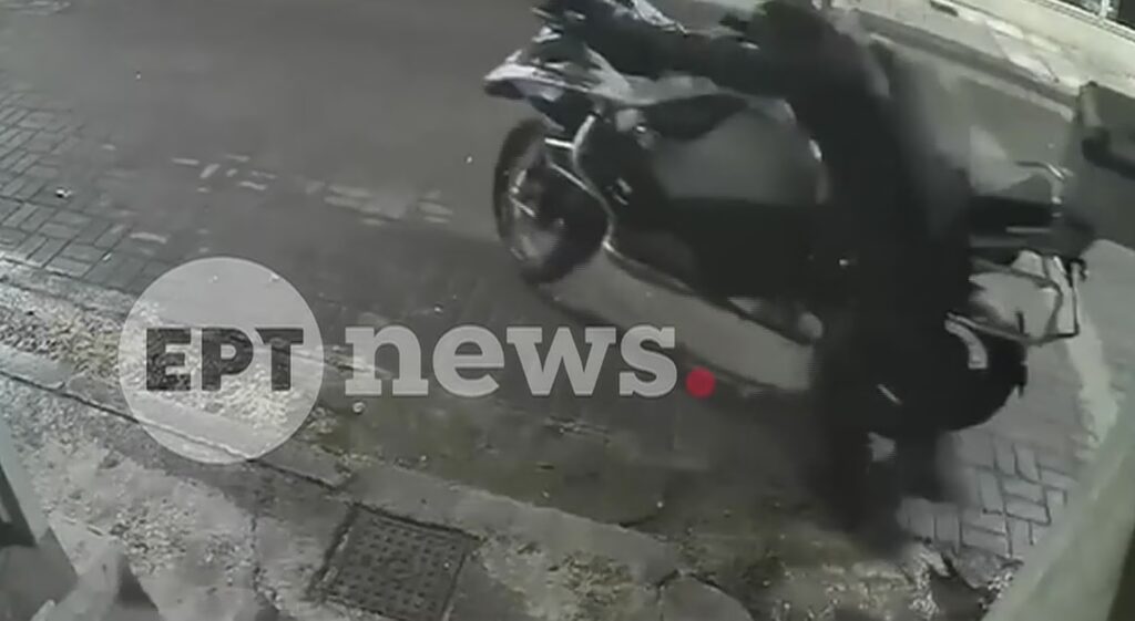 Ραφήνα: Καρέ καρέ η κλοπή μηχανής μεγάλου κυβισμού – Δείτε βίντεο