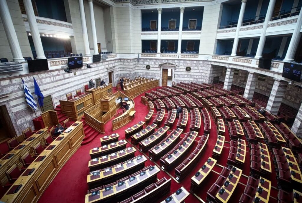 Βουλή: «Όχι» στην άρση ασυλίας Πλεύρη – Θεοδωρικάκου – Άρσεις για Κωνσταντοπούλου – Πολάκη