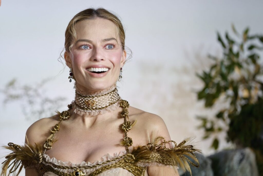 Margot Robbie: Πήρε το επώνυμο του συζύγου της δέκα χρόνια μετά τον γάμο