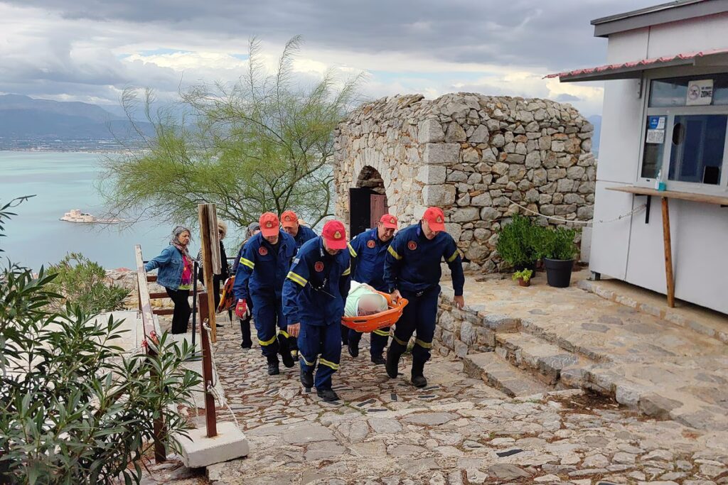 Ναύπλιο: Ηλικιωμένος λιποθύμησε στο Παλαμήδι – Στήθηκε επιχείρηση διάσωσης