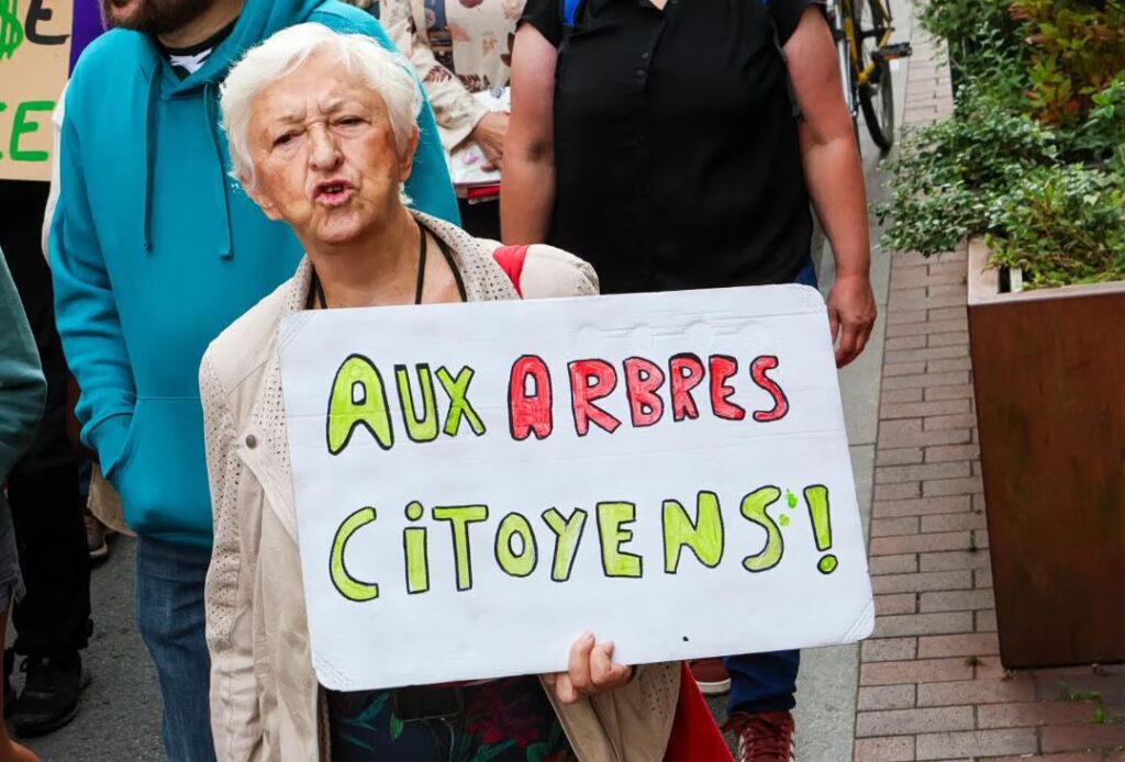 Κινητοποιήσεις σε όλη τη Γαλλία με αίτημα τη λήψη μέτρων για την αντιμετώπιση της κλιματικής αλλαγής