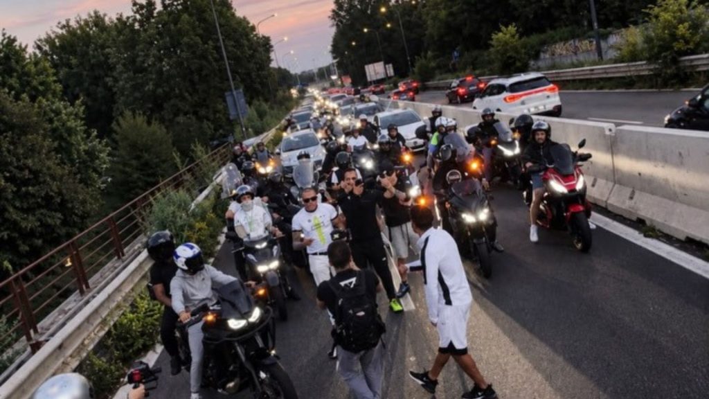 Ιταλία: Aπελάθηκε Μολδαβός τράπερ που είχε κλείσει αυτοκινητόδρομο για τα γυρίσματα του βίντεο κλιπ του