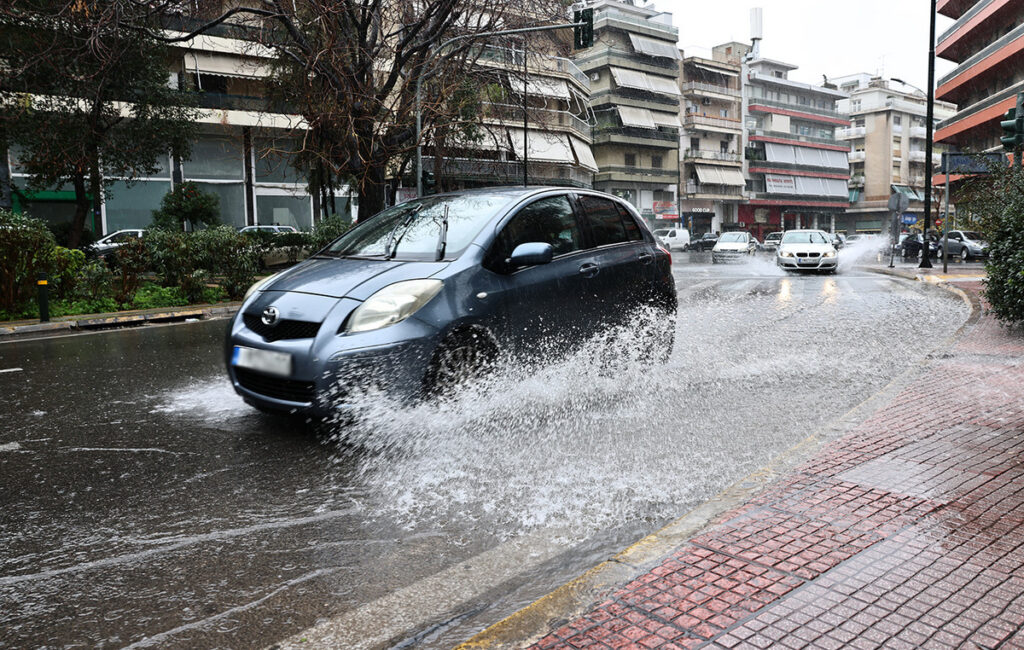 Αλλάζει ξανά ο χάρτης της κακοκαιρίας: Πού θα χτυπήσουν οι ισχυρές καταιγίδες – Νέα πορτοκαλί προειδοποίηση από την ΕΜΥ