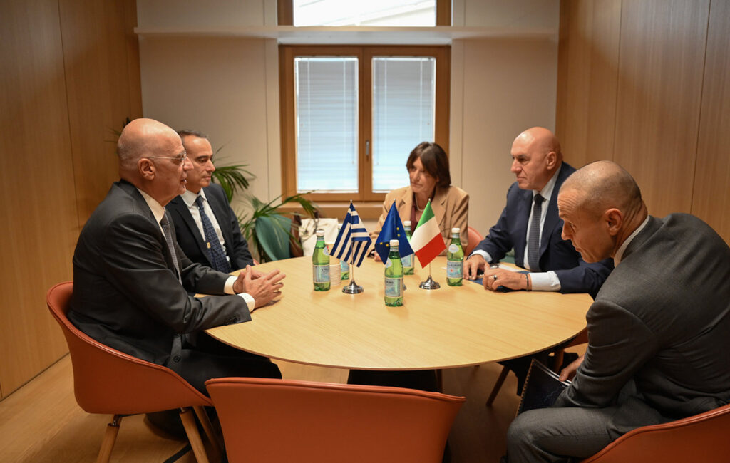 Περισσότερες ευρωπαϊκές «πλάτες» στην Επιχείρηση ΑΣΠΙΔΕΣ ζητούν ο Νίκος Δένδιας και ιταλός ΥΠΕΞ Γκουίντο Κροσέτο