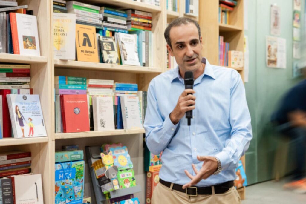 Bookmarkers: Νέα δωρεά βιβλίων στο 2ο Γυμνάσιο Αγίας Βαρβάρας από την πρωτοβουλία του Γρηγόρη Δημητριάδη