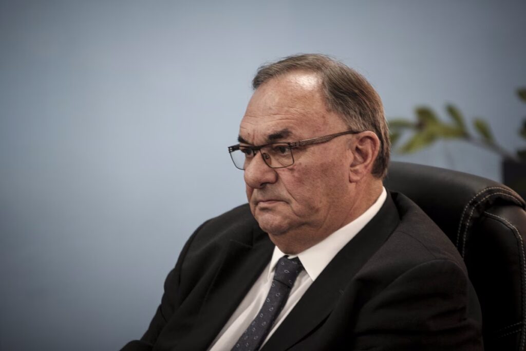 Το μήνυμα Καλογερόπουλου στον «απρόσεκτο» Θεοχάρη – Η Νέα Δημοκρατία στον «αστερισμό» των «καβαλάρηδων» και των «νοικοκύρηδων»