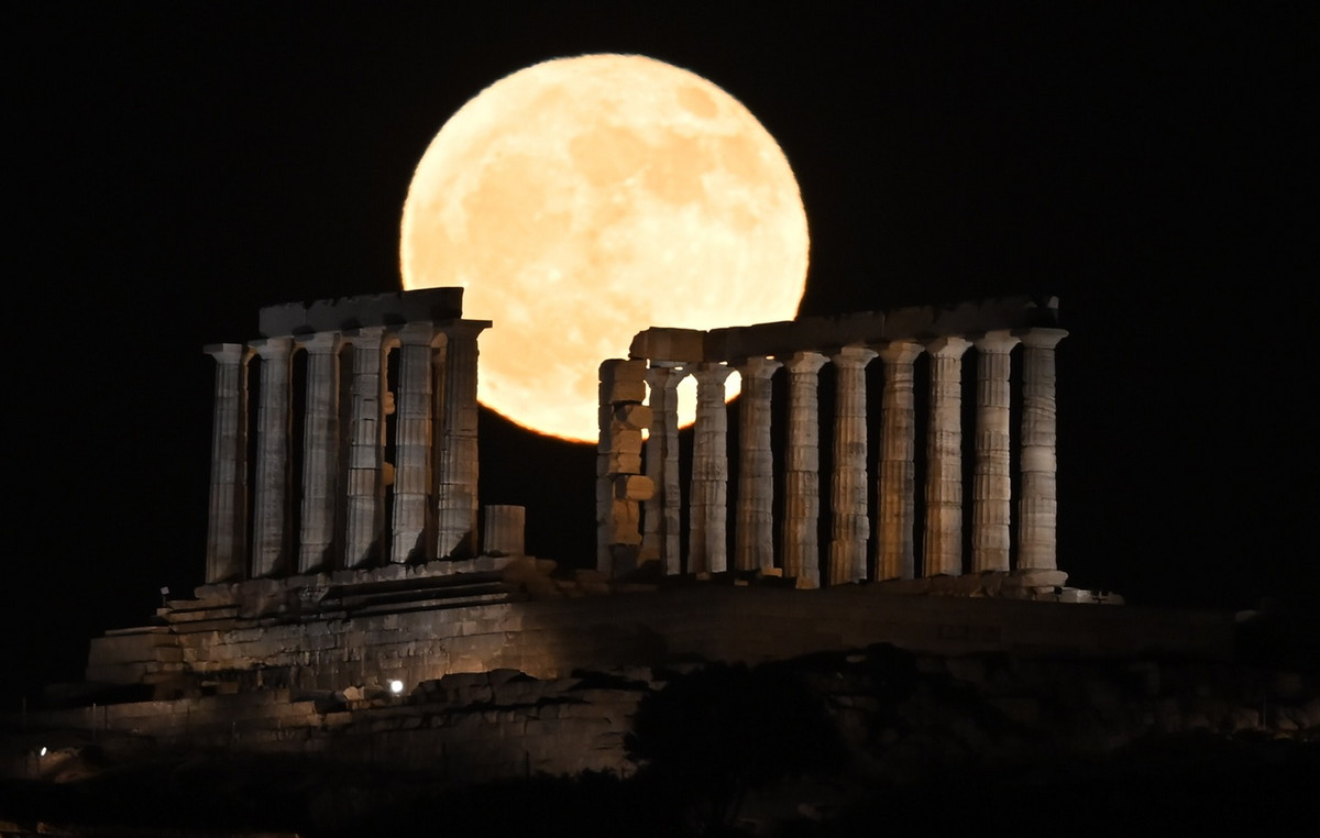 Πανσέληνος Σεπτεμβρίου: Πότε θα εμφανιστεί στον ουρανό της Ελλάδας και γιατί το λέμε το «Φεγγάρι της Συγκομιδής»