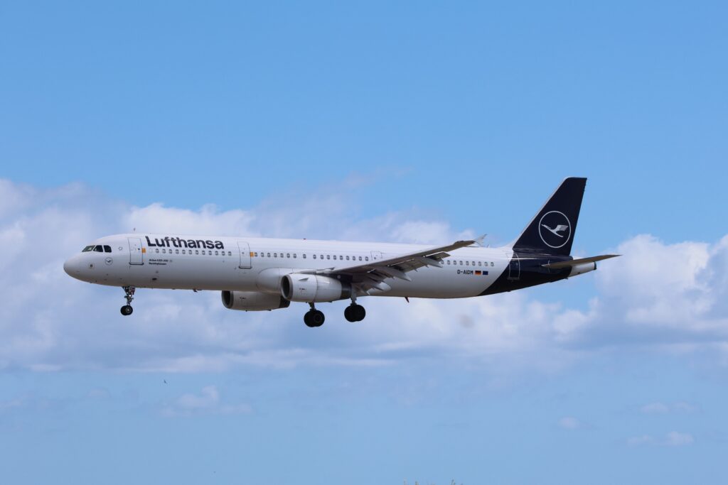 Γαλλία: Αεροσκάφος της Lufthansa προσγειώθηκε εκτάκτως στη Λιόν – Powerbank έπιασε φωτιά εν πτήσει