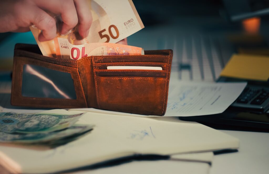 Έρχεται βαρύς χειμώνας για την ελληνική οικονομία – Ποιο είναι το σχέδιο άμυνας