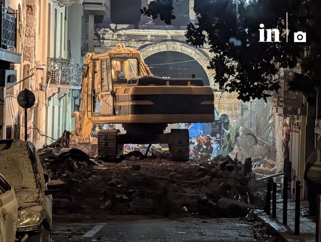 Γυναίκα ανασύρθηκε νεκρή από τα συντρίμμια στην Πλάκα – Συνεχίζονται οι έρευνες για τους άλλους αγνοούμενους
