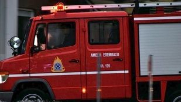 Πυρκαγιά σε υπόγειο διαμέρισμα στην Αθήνα – Δύο άτομα στο νοσοκομείο