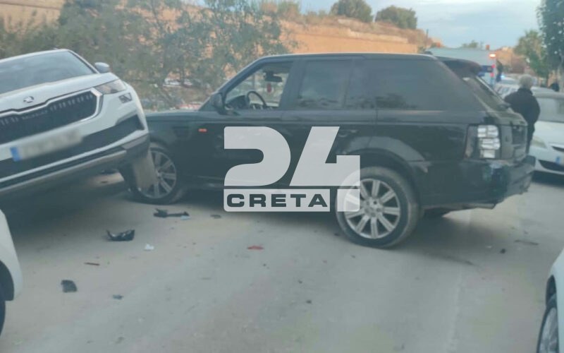 Μεθυσμένος 21χρονος οδηγός παρέσυρε με το αυτοκίνητό του επτά οχήματα στα Χανιά