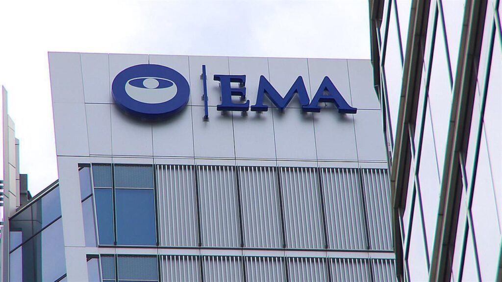 Αναπτύσσει εμπειρογνώμονες, καθώς εμφανίζονται κρούσματα Έμπολα στην Κένυα και τη Νιγηρία