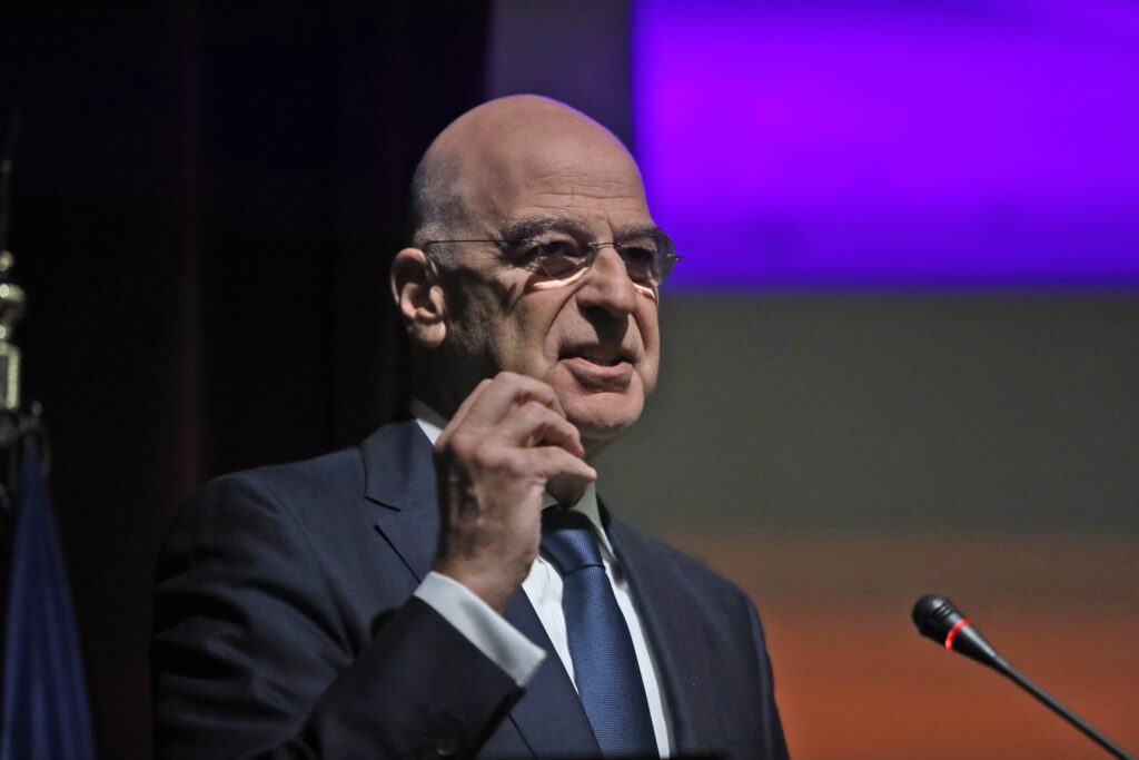 Δένδιας: Στη Γαλλία για την ύψωση της ελληνικής σημαίας στη φρεγάτα «Νέαρχος»