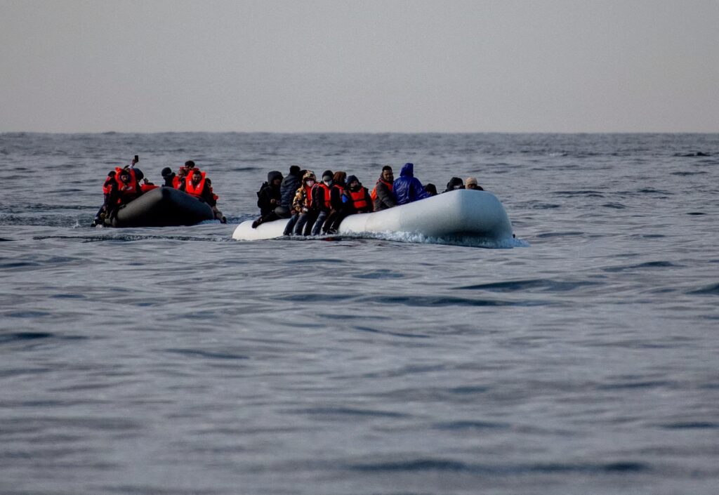 Κρήτη: Επιχείρηση διάσωσης 60 μεταναστών – Η λέμβος εντοπίστηκε σήμερα το πρωί νότια των Καλών Λιμένων