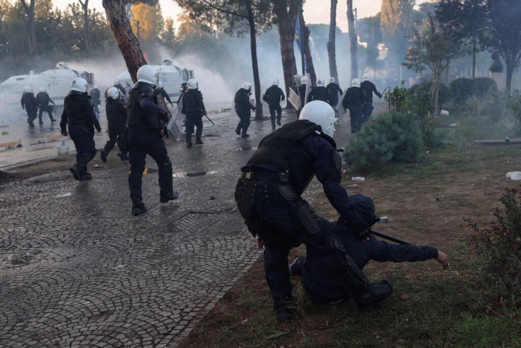 Αλβανία: Συνεχίζονται για 6η μέρα οι αντικυβερνητικές διαδηλώσεις παρά την καταστολή
