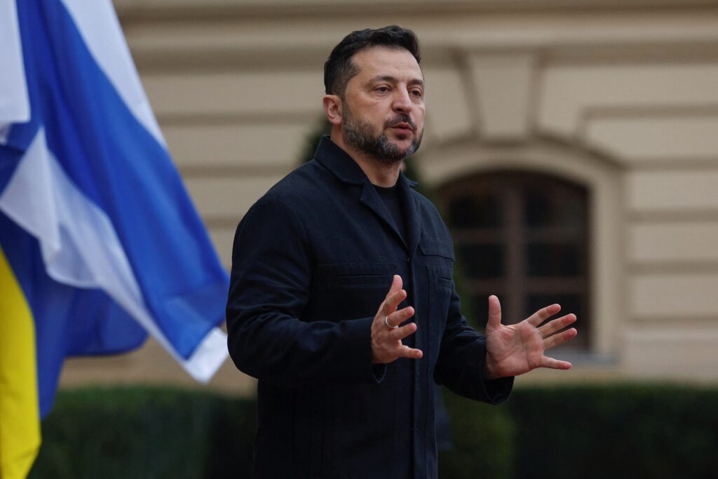 Ζελένσκι: Το εδαφικό ζήτημα θα πρέπει να συζητηθεί σε επίπεδο ηγετών