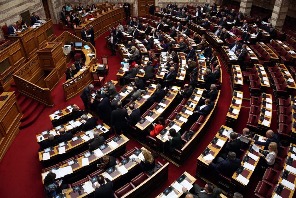Πρόκληση: Εξετάζεται διπλασιασμός βουλευτικής αποζημίωσης για συμμετοχή στις επιτροπές