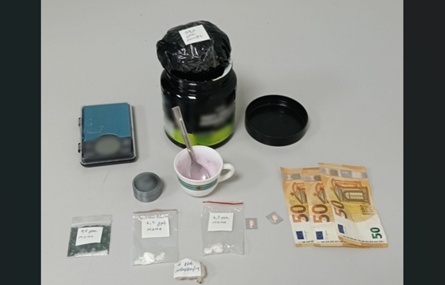 Θεσσαλονίκη: Βρέθηκε ecstasy στο σπίτι του 22χρονου που προμήθευσε τα χάπια στην 20χρονη που έχασε τη ζωή της – BINTEO