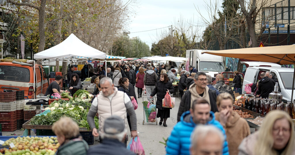 Απογευματινές λαϊκές αγορές και vouchers: Τι αλλάζει για καταναλωτές και πωλητές