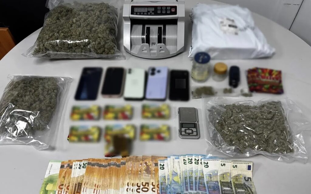 Σπείρα διακινούσε ναρκωτικά με ταχυδρομικά δέματα – Τρεις συλλήψεις