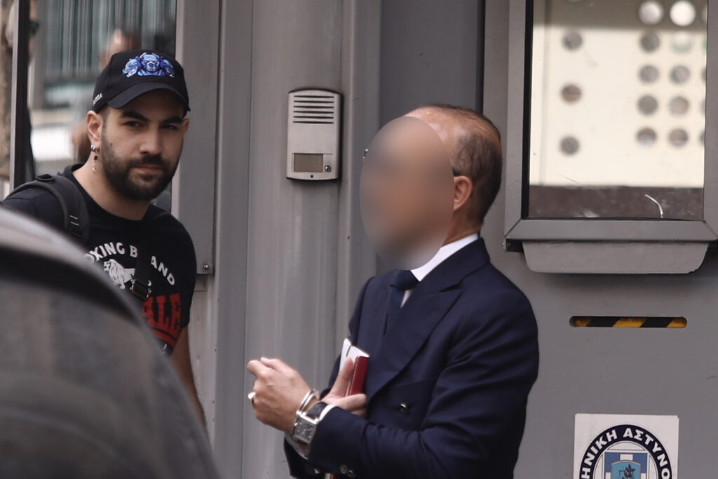 Θάνατος Μαζωνάκη: Συμπληρωματική έρευνα στο κινητό του για διαγραφές και λέξεις-κλειδιά ζητεί ο 58χρονος γιατρός
